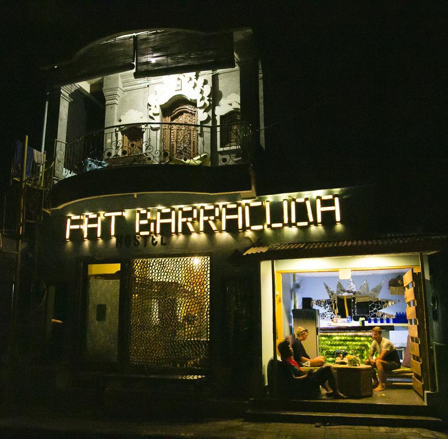 Fat Barracuda Hostel Падангбай Экстерьер фото